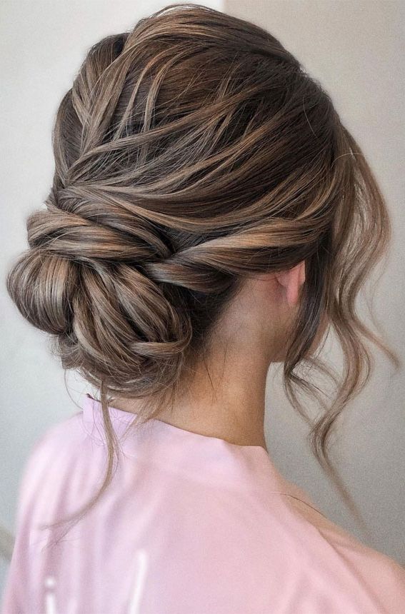 32 Classy, Pretty & Modern Messy Hair Looks : Soft Loose Effortless Updo  Style Intended For Fancy Loose Low Updo (View 9 of 25)