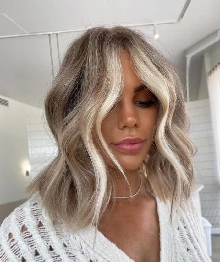 44 Stunning Ideas How To Balayage Short Hair – Hairstyle On Point In Stunning Messy Lob With Money Pieces (View 15 of 25)