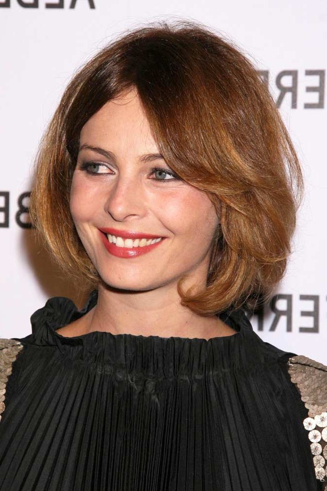 45+ Versatile Medium Bob Haircuts To Try Pertaining To Medium Bob With Long Parted Bangs (View 11 of 25)