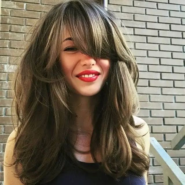 47+ Fresh Hairstyle Ideas With Side Bangs For 2023 Regarding Most Popular Side Swept Bangs With Shoulder Length Hair (Photo 11 of 18)