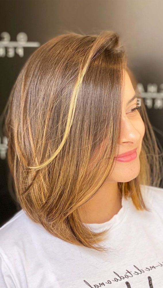 55+ Spring Hair Color Ideas & Styles For 2021 : Warm Honey Blonde Highlights Throughout Lob Hairstyle With Warm Highlights (View 25 of 25)