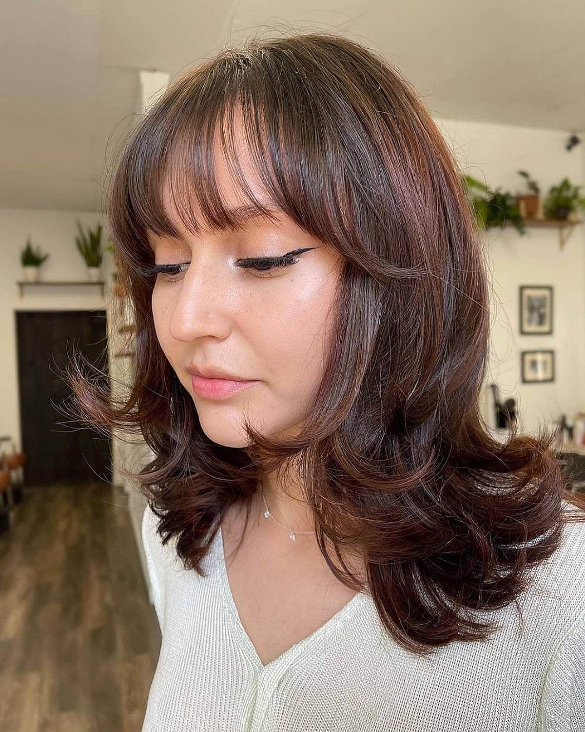 63 Cute Shoulder Length Hair With Bangs For An Instant Makeover Inside Best And Newest Medium Choppy Bangs (Photo 17 of 18)