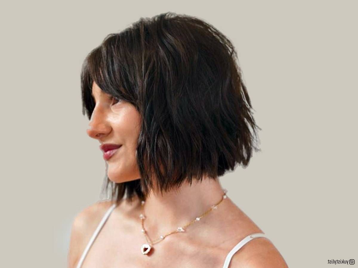 70 Best Choppy Bob Hairstyles To Get Right Now In Collarbone Razored Feathered Bob (View 15 of 25)