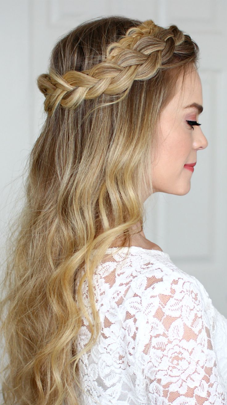 8 Halo Braid Hairstyles That Look Fresh And Elegant – Cultura Colectiva | Braided  Halo Hairstyle, Medium Hair Styles, Dutch Braid Hairstyles Pertaining To Elegant Braided Halo (View 10 of 25)