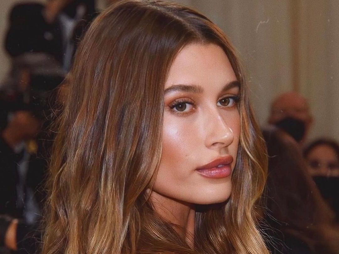 Brown Hair With Blonde Highlights Inspiration, From Celebrity Loved  Babylights To Rebel Streaks Looks | Vogue India Throughout Long Brunette Shag With Subtle Highlights (View 20 of 25)