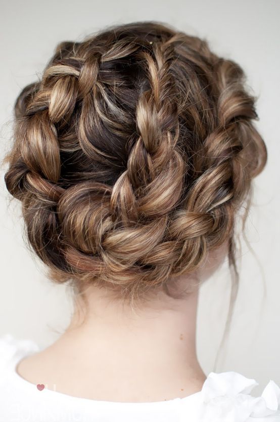 Halo Twist Braid Updo – Elegant Updos For Spring/summer – Hairstyles Weekly Pertaining To Elegant Braided Halo (View 14 of 25)