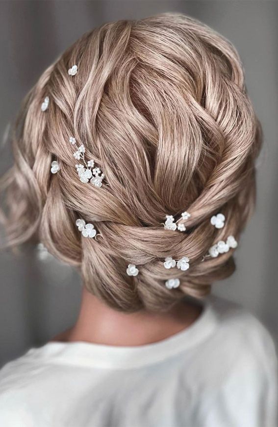Updo Hairstyles For Your Stylish Looks In 2021 : Beautiful Halo Braids Within Elegant Braided Halo (View 11 of 25)