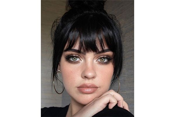 Featured Photo of 18 Best Messy Wispy Bangs