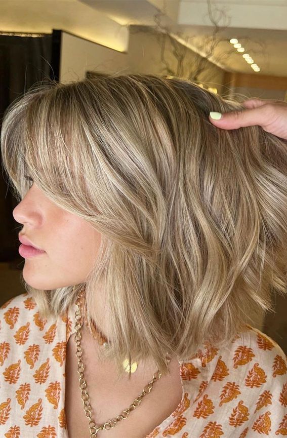 52 Best Bob Haircut Trends To Try In 2023 : Blonde Blunt Bob Haircut Intended For Medium Blunt Bob Haircuts (Photo 12 of 49)