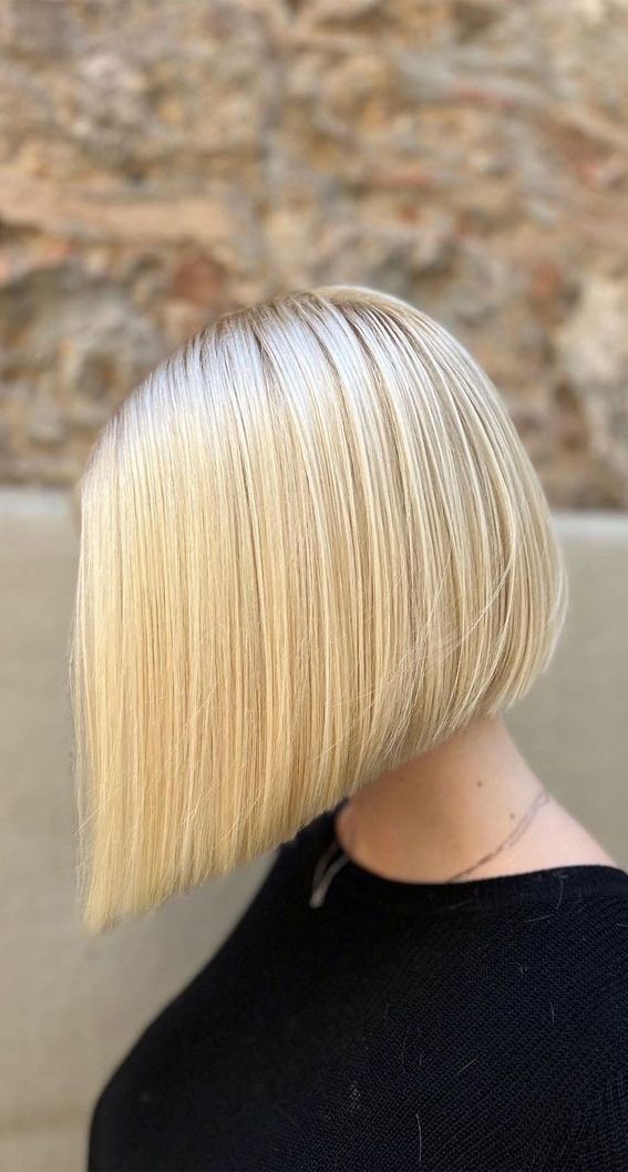 52 Best Bob Haircut Trends To Try In 2023 : Vanilla Blonde Blunt Bob With Medium Blunt Bob Haircuts (View 36 of 49)