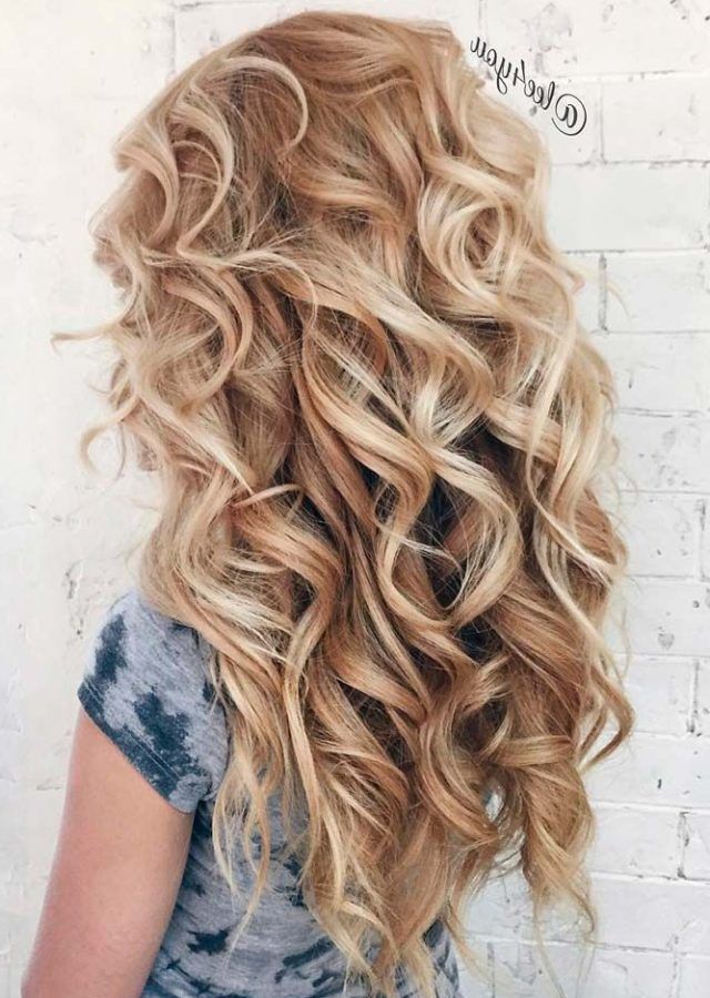 25 Inspirations Curled Long Hair Styles