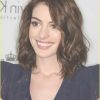 Anne Hathaway Medium Haircuts (Photo 6 of 25)