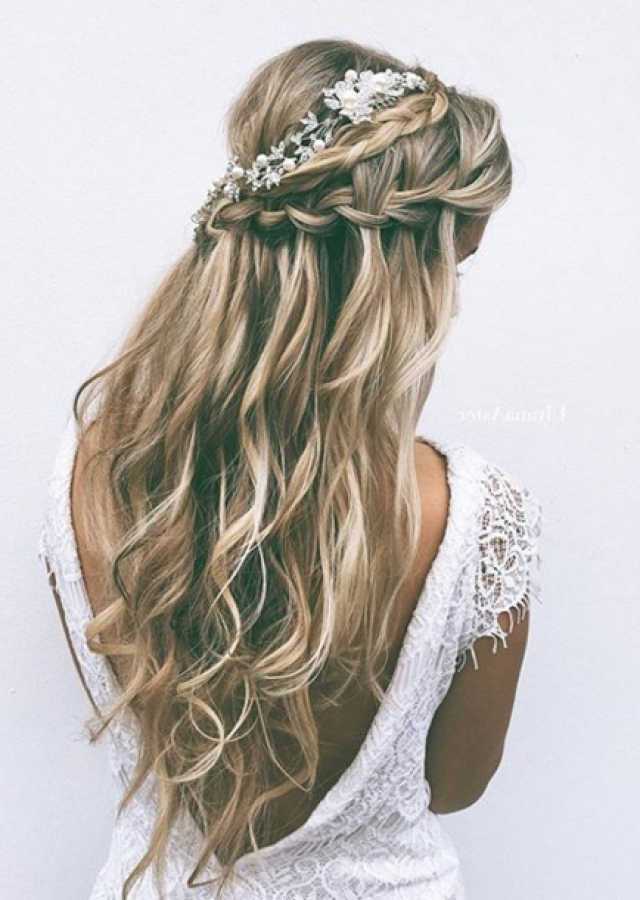 15 Best Boho Wedding Hairstyles