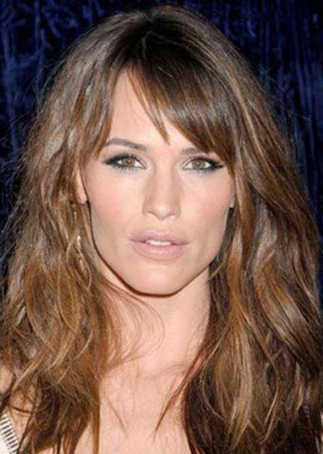 The Best Long Hairstyles for Long Faces
