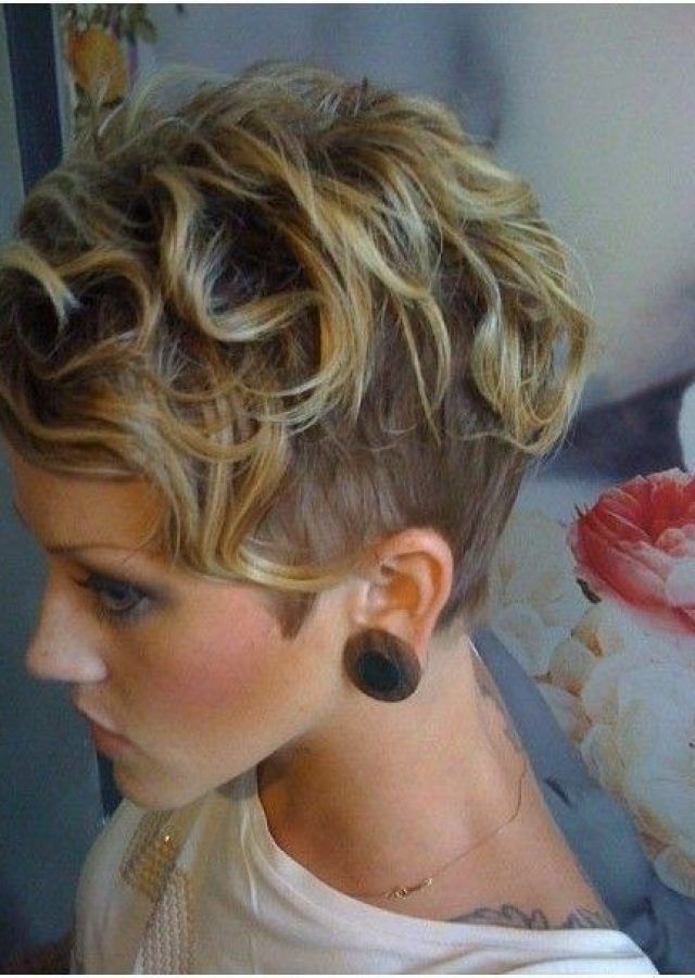 Top 25 of Pixie Haircuts with Bangs and Loose Curls