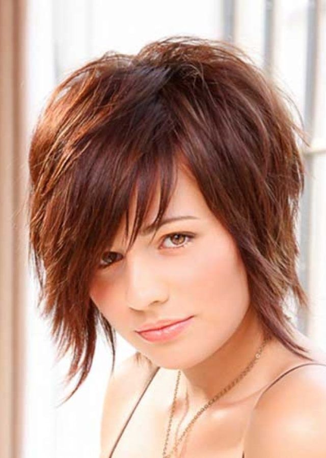 2024 Best of Cute Pixie Hairstyles for Round Faces