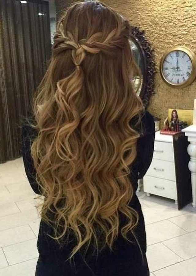 25 Best Ideas Charming Waves and Curls Prom Hairstyles