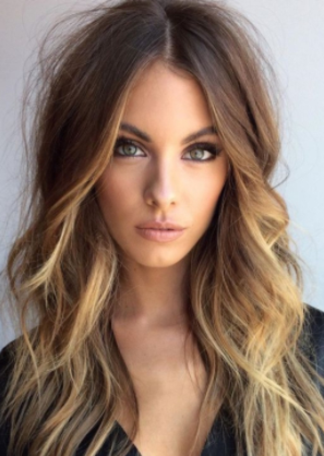 25 Inspirations Long Haircuts to Add Volume