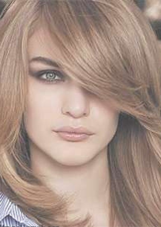 25 Best Medium Haircuts for Round Faces and Thick Hair