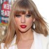 Taylor Swift Long Hairstyles (Photo 15 of 25)