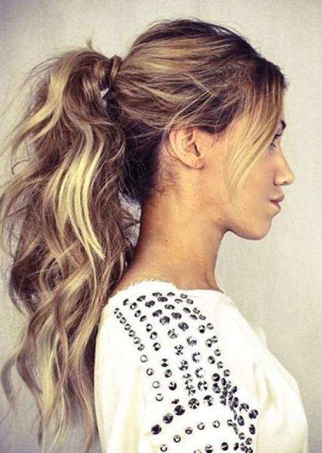 2024 Popular Curled-up Messy Ponytail Hairstyles