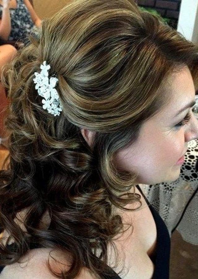 2024 Popular Mother of the Bride Updo Hairstyles for Weddings