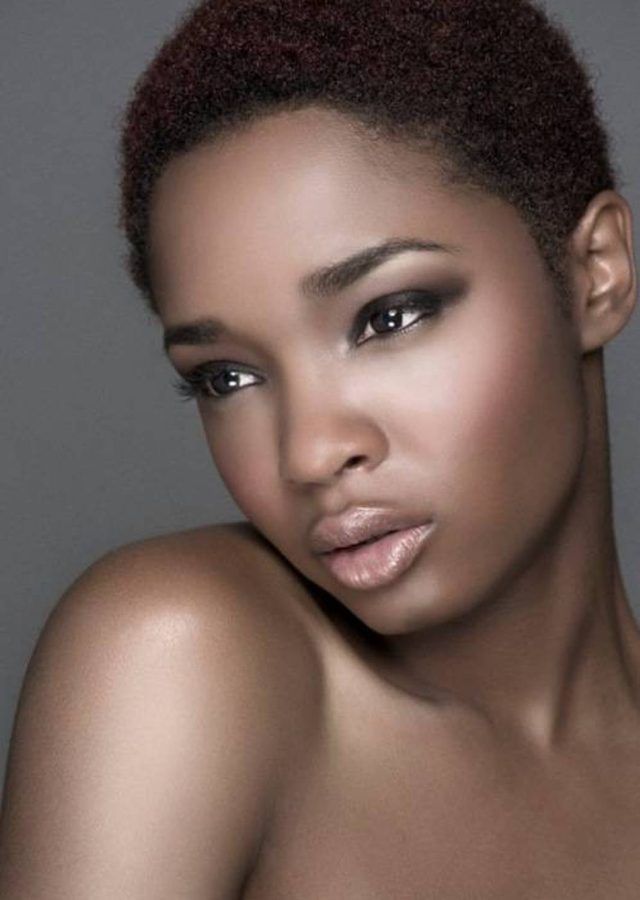 25 Ideas of Short Haircuts for Black Women with Oval Faces