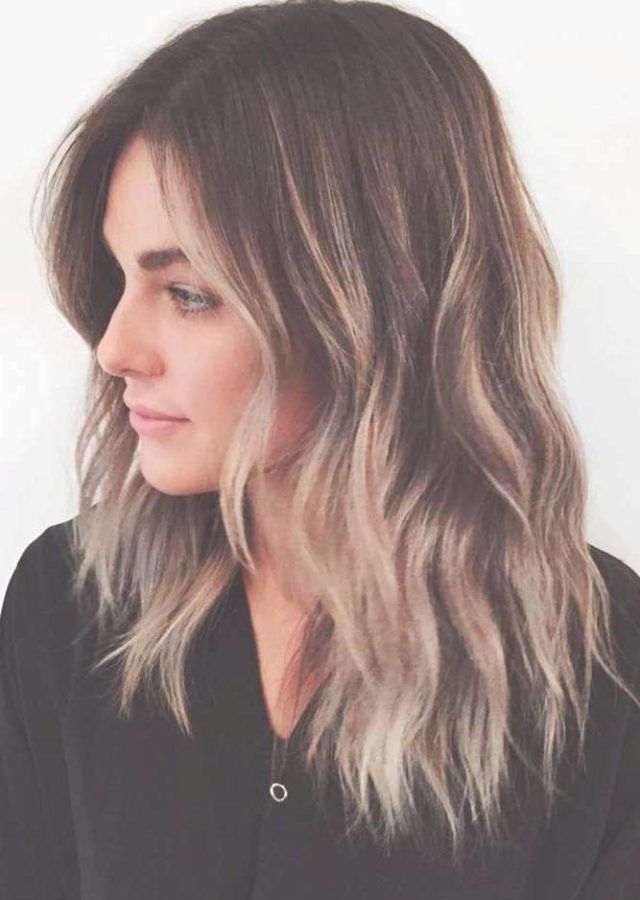 25 the Best Medium Hairstyles That Frame the Face