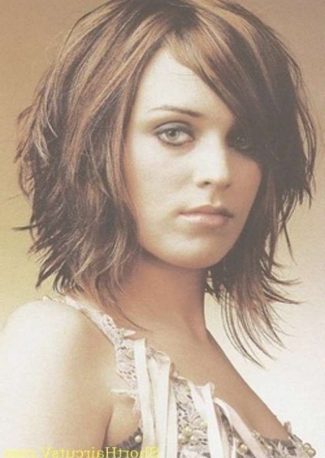25 Photos Funky Medium Haircuts for Round Faces