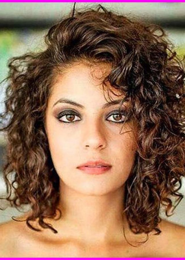 Top 25 of Curly Hairstyles for Round Faces
