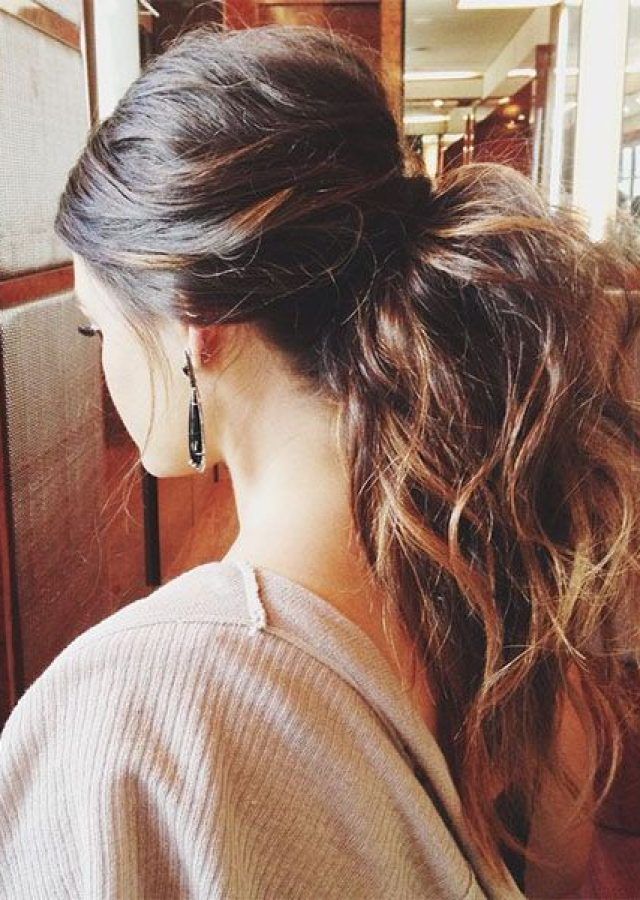 25 Best Messy Voluminous Ponytail Hairstyles with Textured Bangs