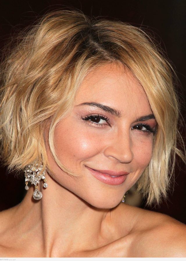 25 Best Short Haircuts for Square Face
