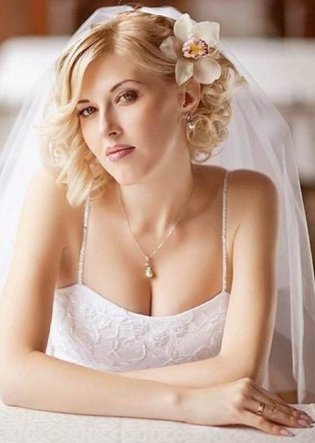 15 Ideas of Bridal Hairstyles for Short Length Hair with Veil