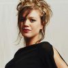 Kelly Clarkson Hairstyles Short (Photo 16 of 25)