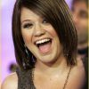 Kelly Clarkson Hairstyles Short (Photo 15 of 25)