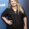 Kelly Clarkson Hairstyles Short (Photo 24 of 25)