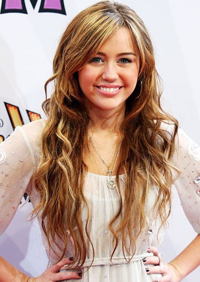25 Photos Miley Cyrus Long Hairstyles