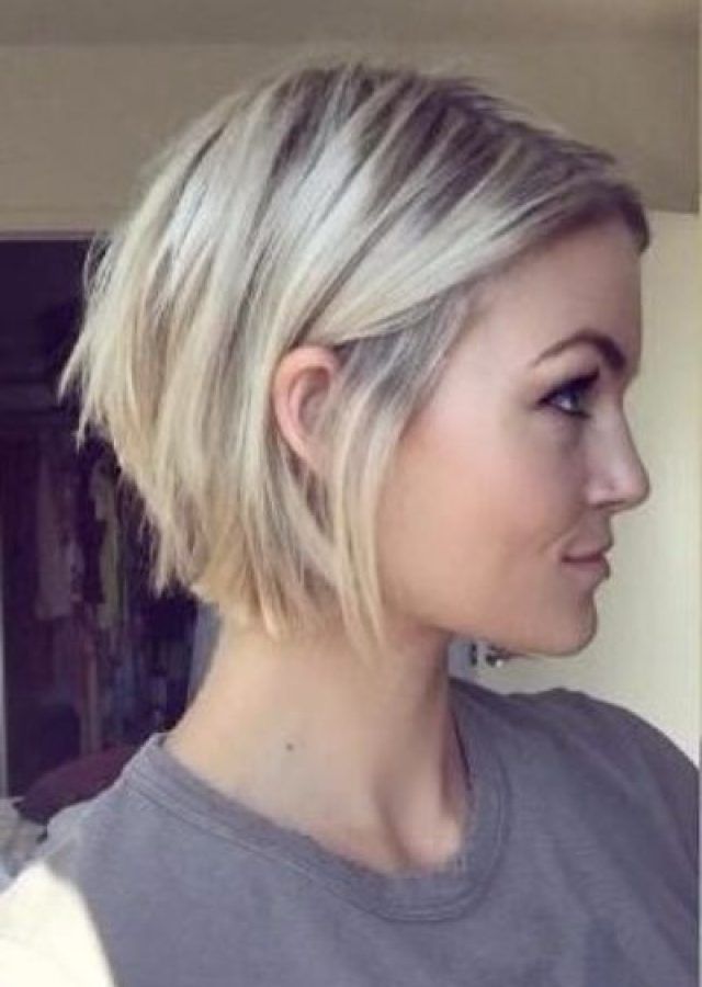 26 Photos Textured and Layered Graduated Bob Hairstyles