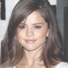 Selena Gomez Medium Haircuts (Photo 4 of 25)