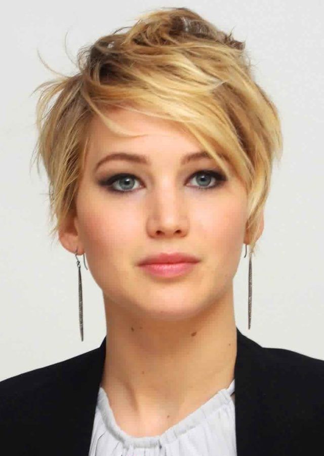 2024 Latest Short Hairstyles for Small Faces