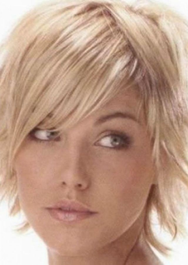 The Best Short Hairstyles for Thin Fine Hair and Round Face