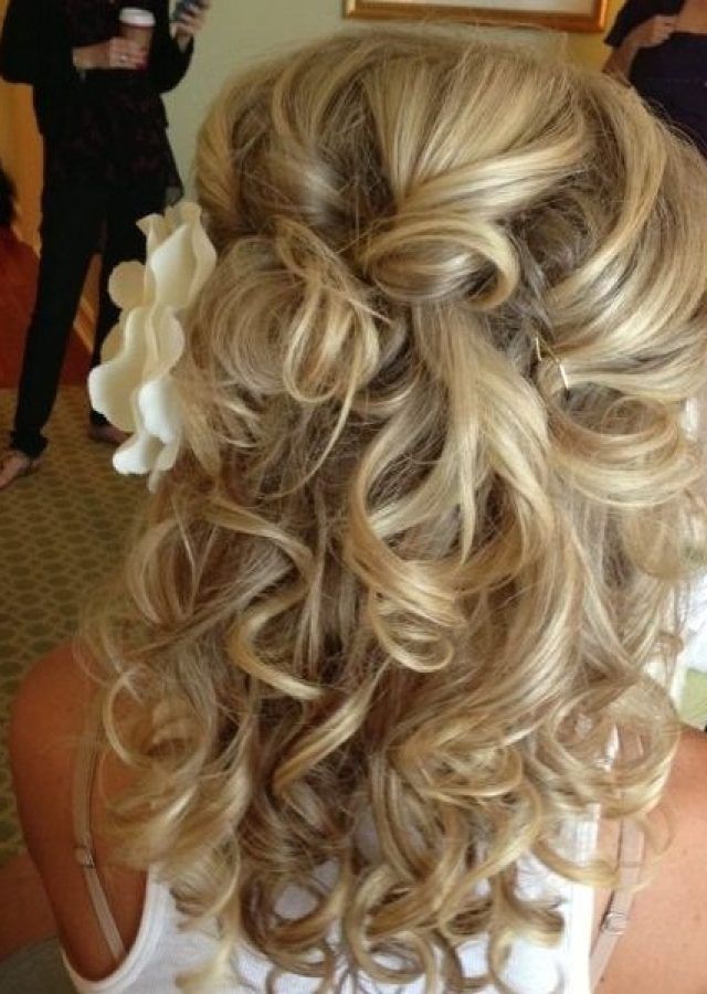 15 the Best Bridal Hairstyles for Medium Length Curly Hair