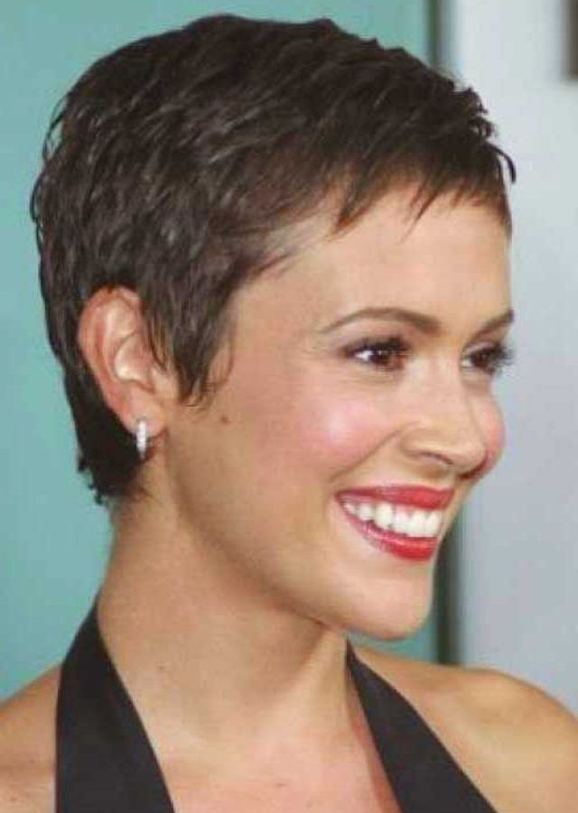 Top 25 of Cropped Pixie Haircuts for a Round Face