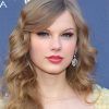 Taylor Swift Long Hairstyles (Photo 5 of 25)