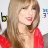 Taylor Swift Long Hairstyles (Photo 7 of 25)