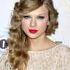 Taylor Swift Long Hairstyles (Photo 20 of 25)