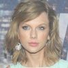 Taylor Swift Medium Hairstyles (Photo 4 of 25)