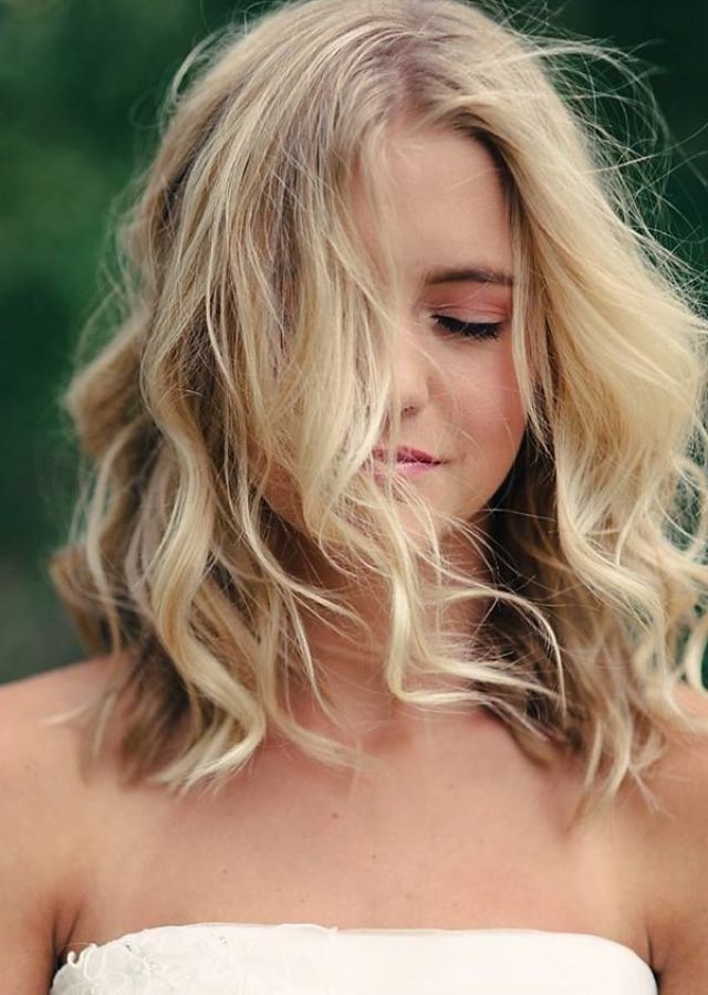 25 the Best Tousled Shoulder Length Waves Blonde Hairstyles