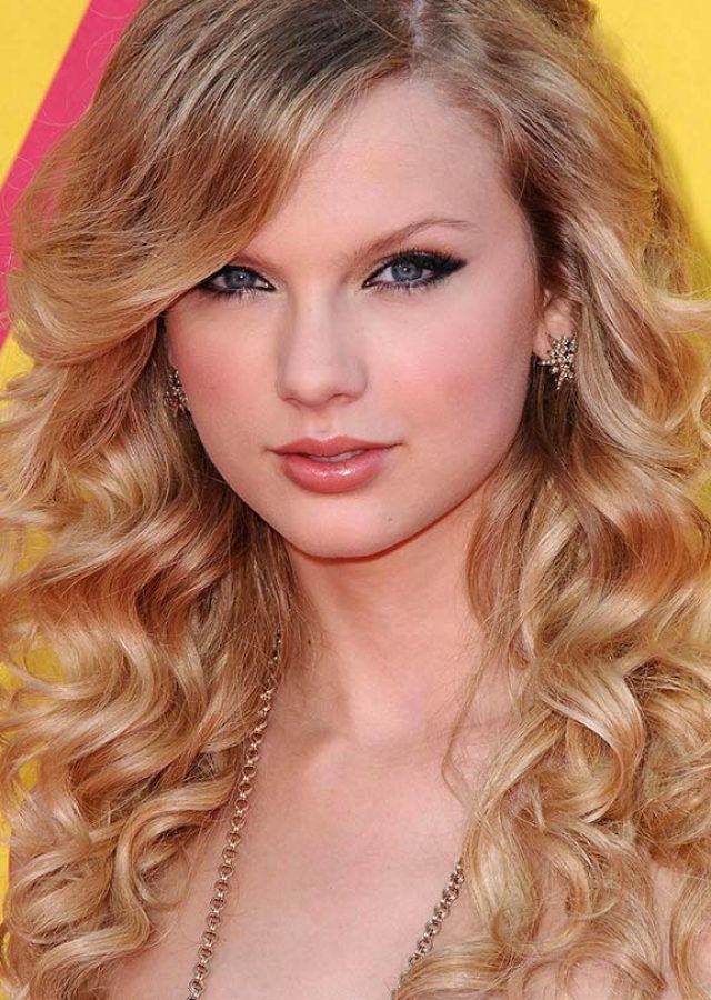 25 Photos Taylor Swift Long Hairstyles