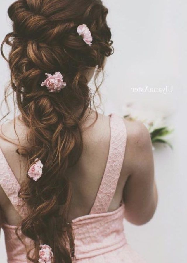 15 Photos Long Wedding Hairstyles with Flowers in Hair
